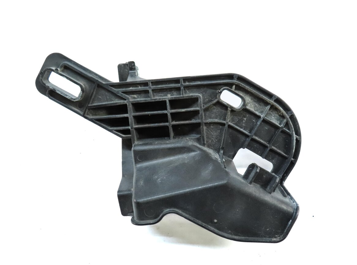 Thumbnail 5: 2012 LAND RANGE ROVER EVOQUE (L538) FRONT RIGHT FENDER MOUNT BRACKET (BLACK)