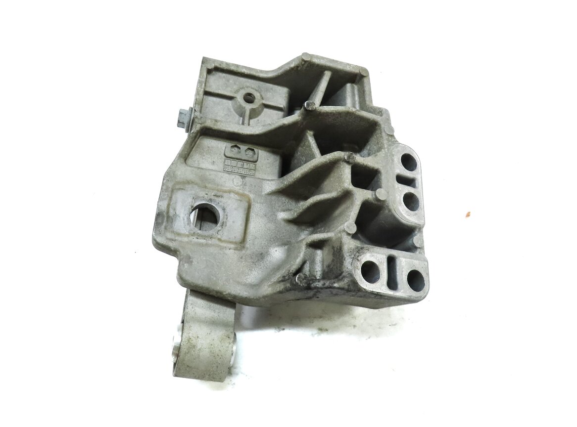 Thumbnail 4: 2012 LAND RANGE ROVER EVOQUE (L538) 2.0L UPPER ENGINE MOTOR MOUNT BRACKET