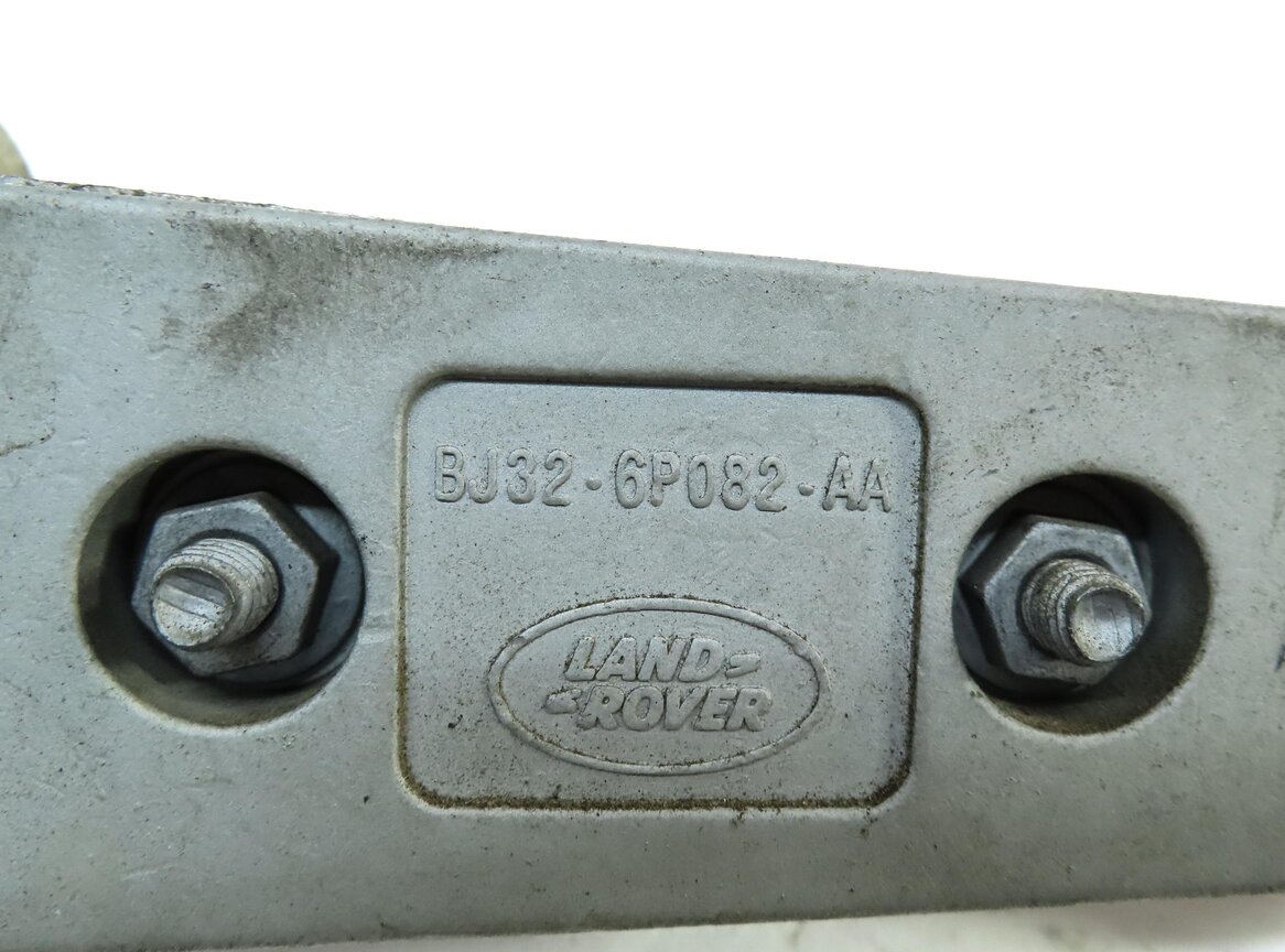 Thumbnail 8: 2012 LAND RANGE ROVER EVOQUE (L538) 2.0L UPPER ENGINE MOTOR MOUNT BRACKET
