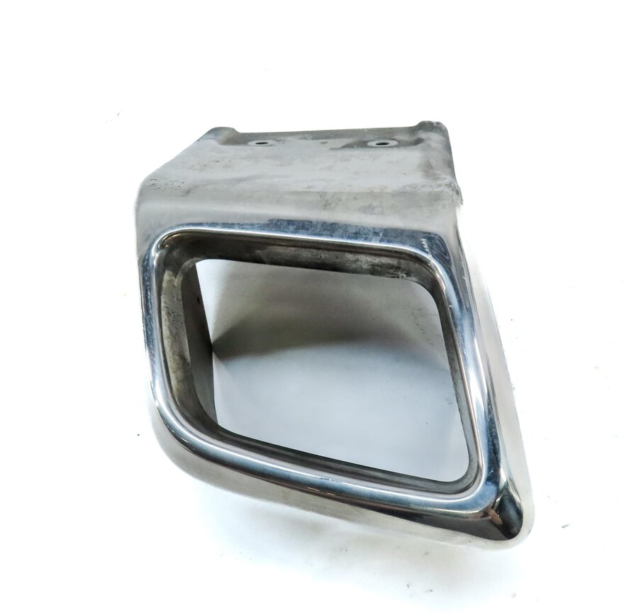 Thumbnail 2: 12-17 RANGE ROVER EVOQUE (L538) RIGHT PASSENGER REAR EXHAUST TIP TRIM (CHROME)