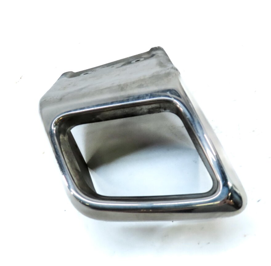 Thumbnail 3: 12-17 RANGE ROVER EVOQUE (L538) RIGHT PASSENGER REAR EXHAUST TIP TRIM (CHROME)