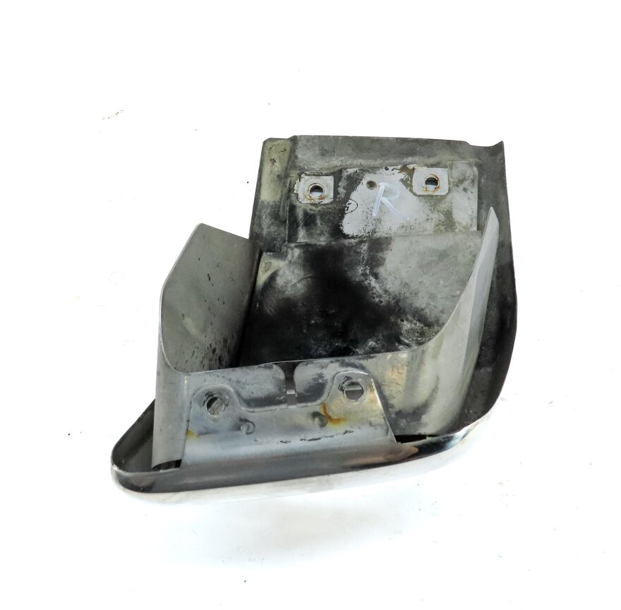 Thumbnail 6: 12-17 RANGE ROVER EVOQUE (L538) RIGHT PASSENGER REAR EXHAUST TIP TRIM (CHROME)