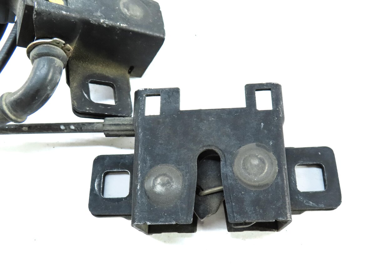 Thumbnail 9: 2012 RANGE ROVER EVOQUE (L538) FRONT LEFT & RIGHT LOWER HOOD LATCH SET 2 & CABLE