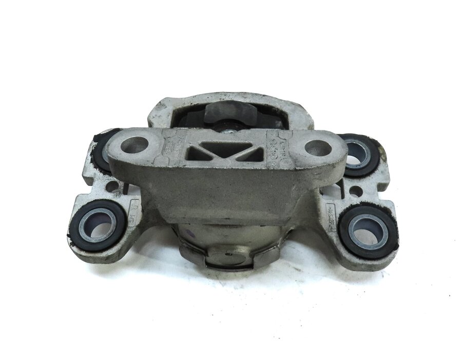 Thumbnail 4: 2012 LAND RANGE ROVER EVOQUE (L538) 2.0L REAR TRANSMISSION MOUNT BRACKET