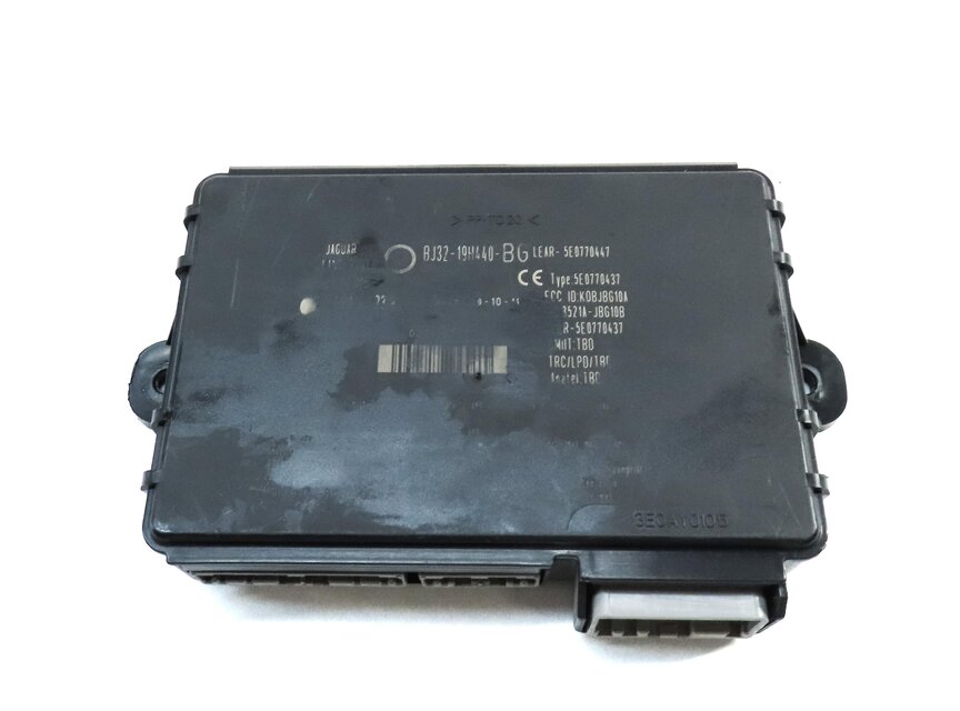 Thumbnail 5: 2012 RANGE ROVER EVOQUE L538 2.0L 2-DOOR SPEEDOMETER BODY ENGINE MODULE KEY SET
