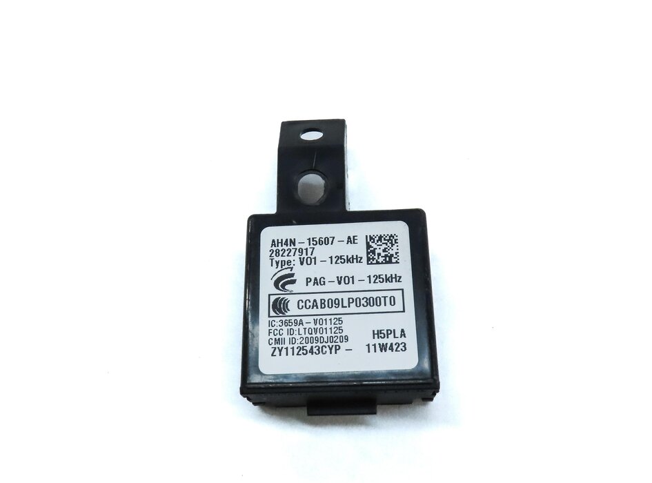 Thumbnail 8: 2012 RANGE ROVER EVOQUE L538 2.0L 2-DOOR SPEEDOMETER BODY ENGINE MODULE KEY SET