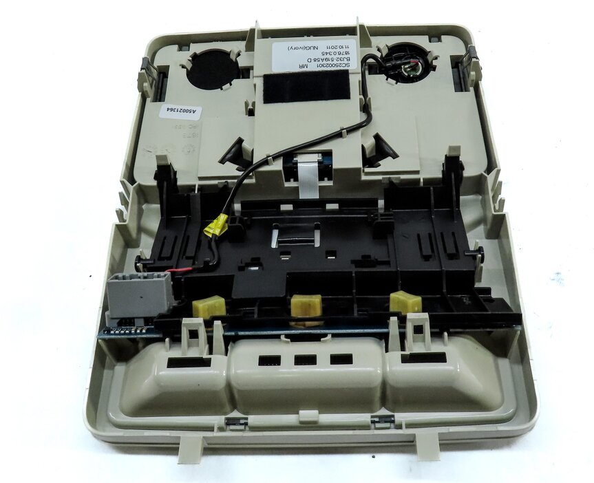 Thumbnail 5: 2012 LAND RANGE ROVER EVOQUE (L538) FRONT ROOF DOMELIGHT w/ SWITCHES (IVORY)