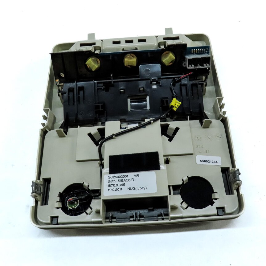 Thumbnail 6: 2012 LAND RANGE ROVER EVOQUE (L538) FRONT ROOF DOMELIGHT w/ SWITCHES (IVORY)