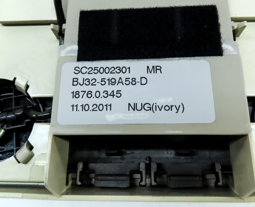 Thumbnail 7: 2012 LAND RANGE ROVER EVOQUE (L538) FRONT ROOF DOMELIGHT w/ SWITCHES (IVORY)
