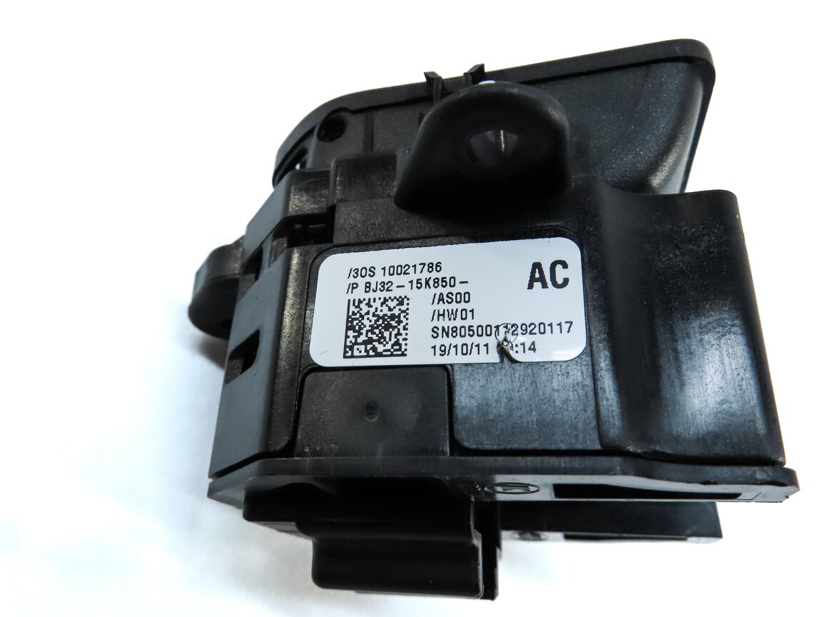 Thumbnail 6: 2012 LAND RANGE ROVER EVOQUE (L538) EMERGENCY HILL PARKING E-BRAKE SWITCH