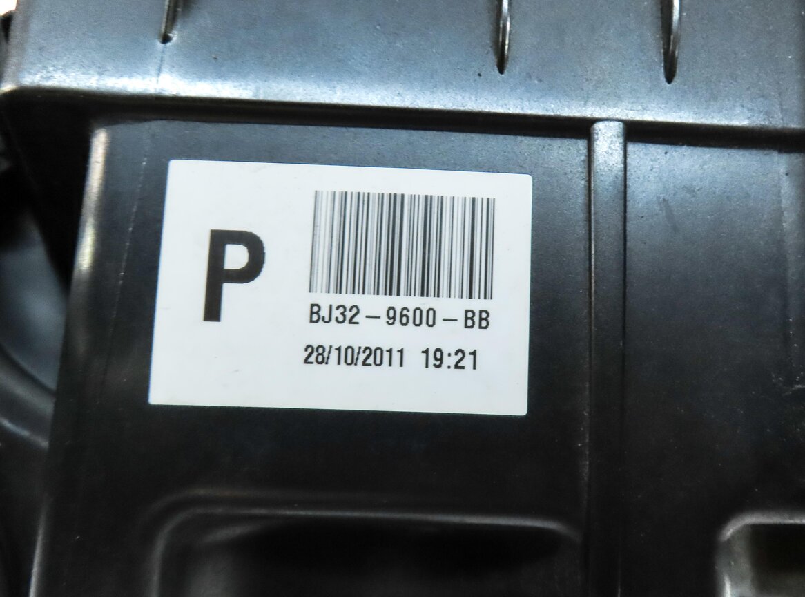 Thumbnail 8: 2012-2013 RANGE ROVER EVOQUE (L538) AIR FILTER BOX AIR CLEANER HOUSING
