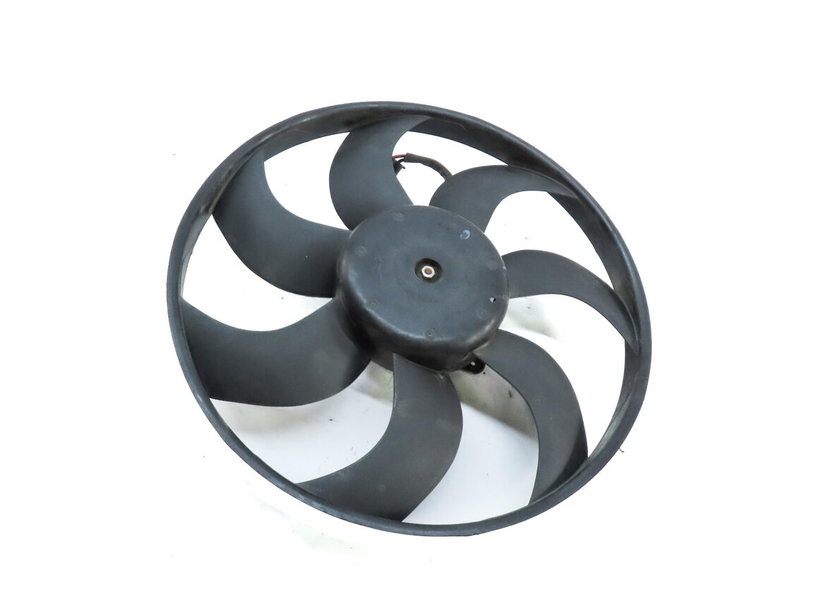 Thumbnail 1: 12-17 LR2 DISCOVERY SPORT RANGE ROVER EVOQUE (L538 L550) RADIATOR COOLING FAN