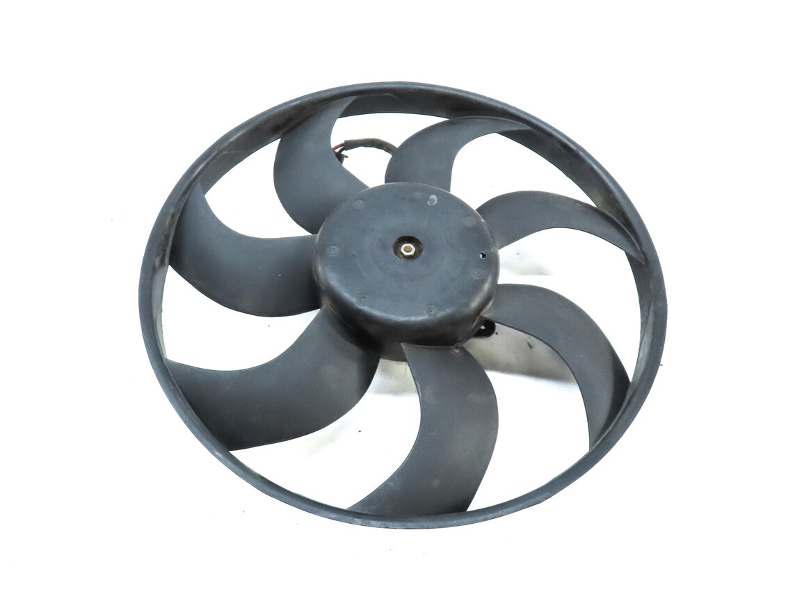 Thumbnail 2: 12-17 LR2 DISCOVERY SPORT RANGE ROVER EVOQUE (L538 L550) RADIATOR COOLING FAN