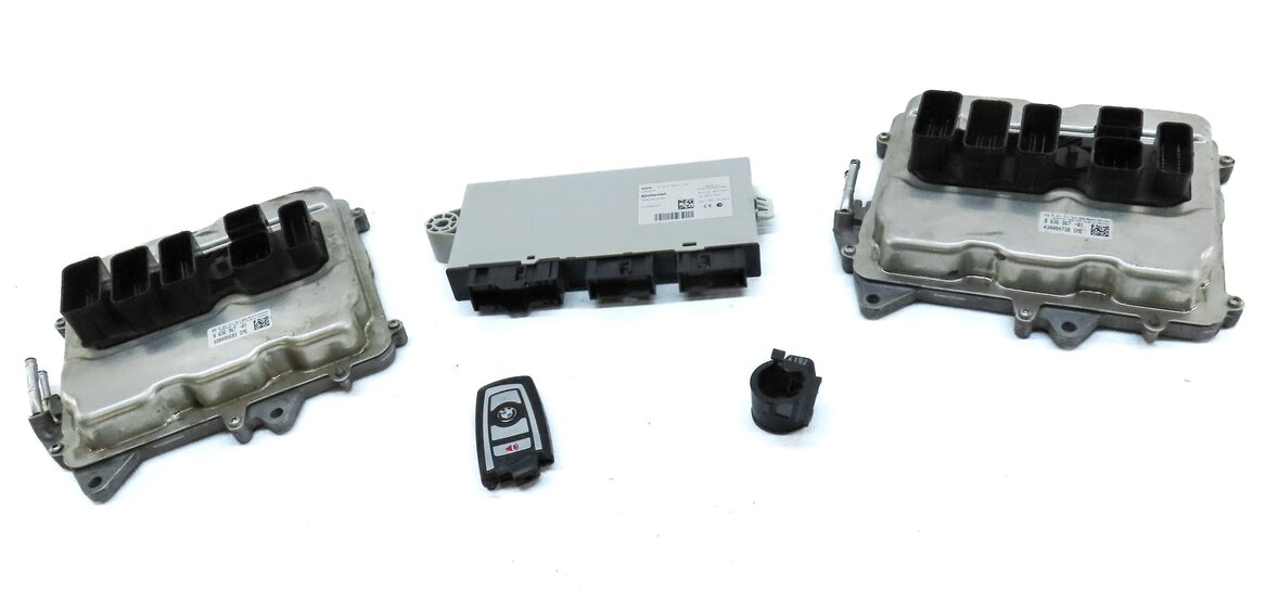 Thumbnail 2: 2015 BMW 750Li (F01) 4.4L N63 KEYLESS ENTRY & DUAL ENGINE MODULE & KEY SET