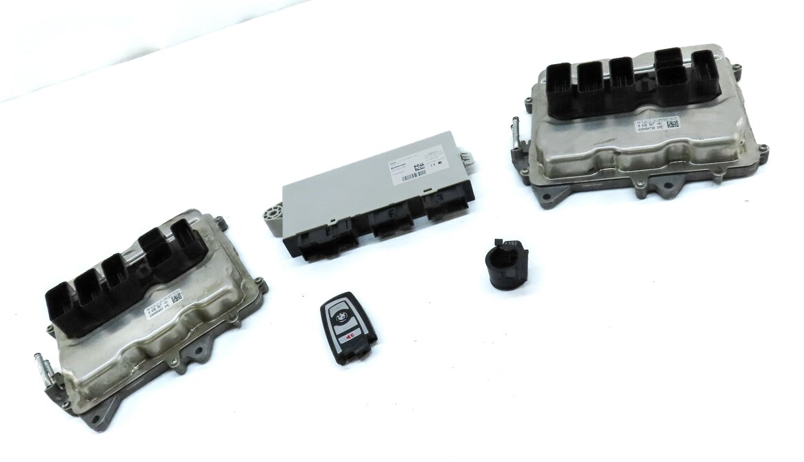 Thumbnail 3: 2015 BMW 750Li (F01) 4.4L N63 KEYLESS ENTRY & DUAL ENGINE MODULE & KEY SET