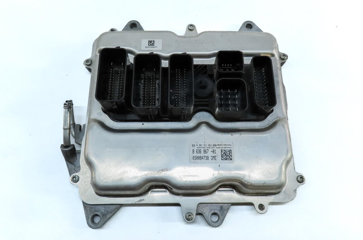 Thumbnail 4: 2015 BMW 750Li (F01) 4.4L N63 KEYLESS ENTRY & DUAL ENGINE MODULE & KEY SET