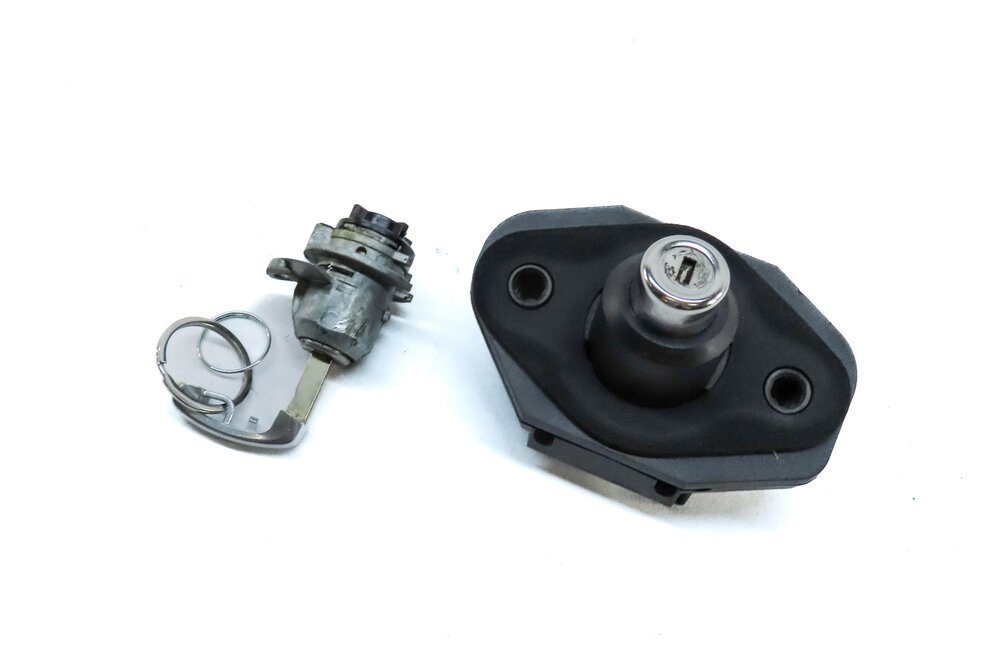 2015 BMW 750Li (F01) TRUNK & LEFT FRONT DRIVER DOOR LOCK CYLINDER & KEY SET 3