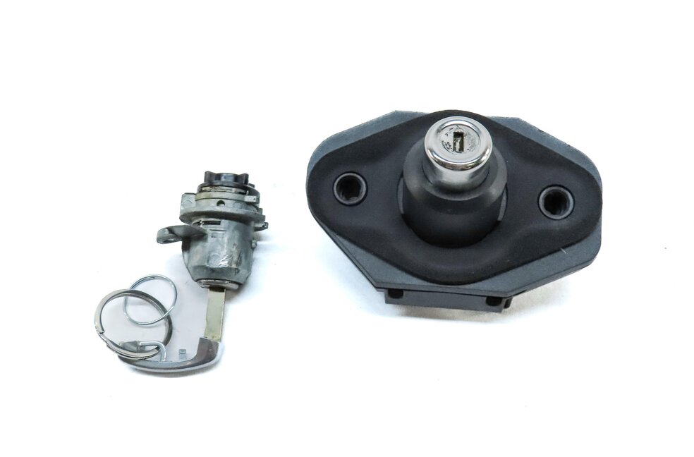 Thumbnail 2: 2015 BMW 750Li (F01) TRUNK & LEFT FRONT DRIVER DOOR LOCK CYLINDER & KEY SET 3