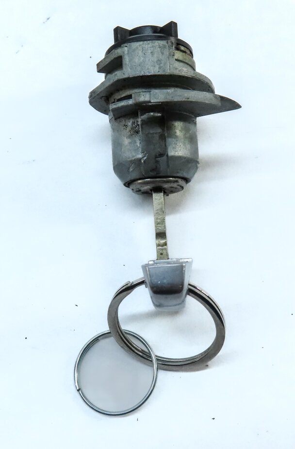 Thumbnail 6: 2015 BMW 750Li (F01) TRUNK & LEFT FRONT DRIVER DOOR LOCK CYLINDER & KEY SET 3