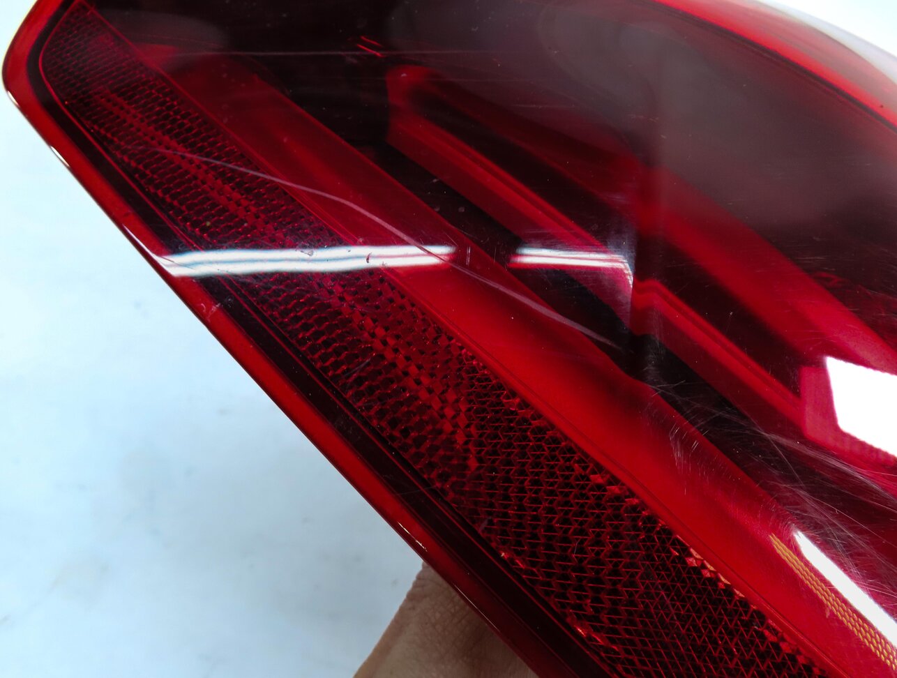 Thumbnail 8: 13-15 BMW 7 SERIES (F01 F02 F04) REAR LEFT DRIVER OUTER TAILLIGHT BRAKE LIGHT