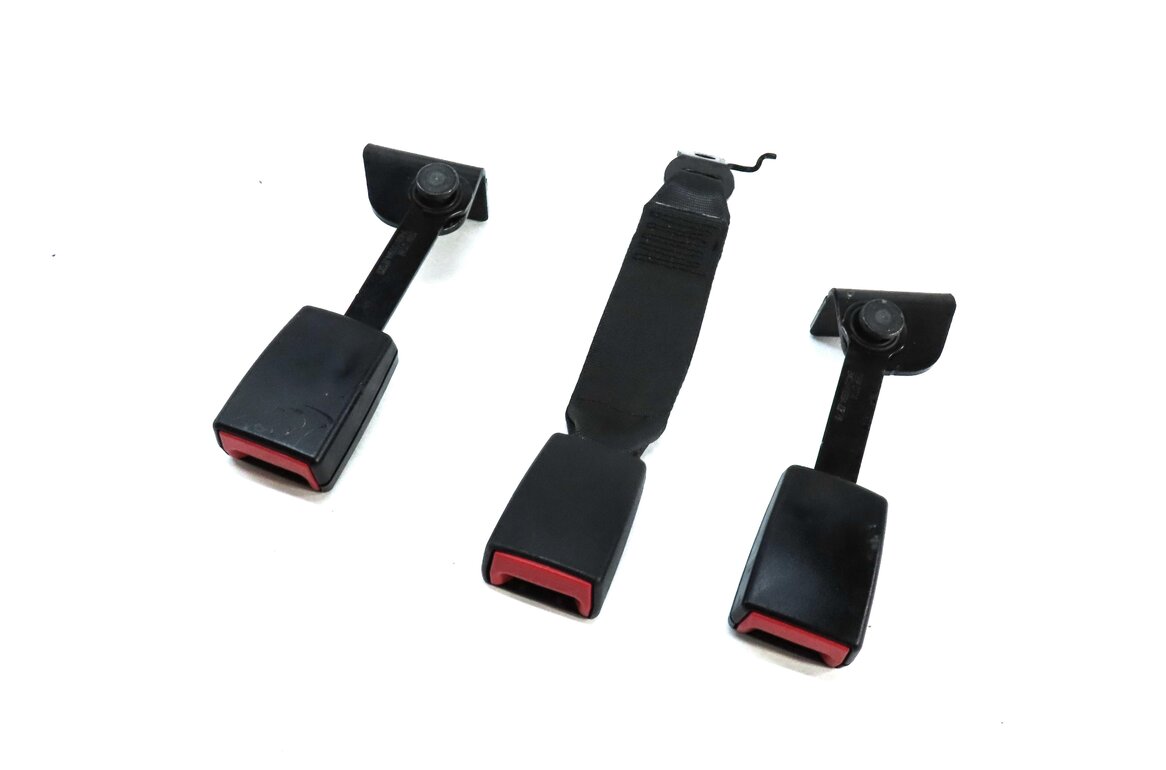 2015 BMW 750Li (F01) REAR LEFT RIGHT CENTER SEATBELT BUCKLE RECEIVER SET 3 BLACK