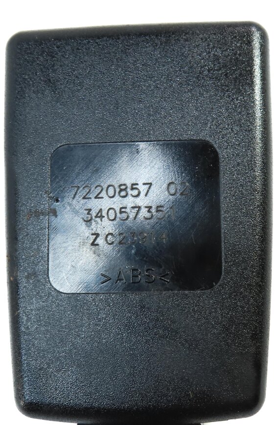 Thumbnail 6: 2015 BMW 750Li (F01) REAR LEFT RIGHT CENTER SEATBELT BUCKLE RECEIVER SET 3 BLACK