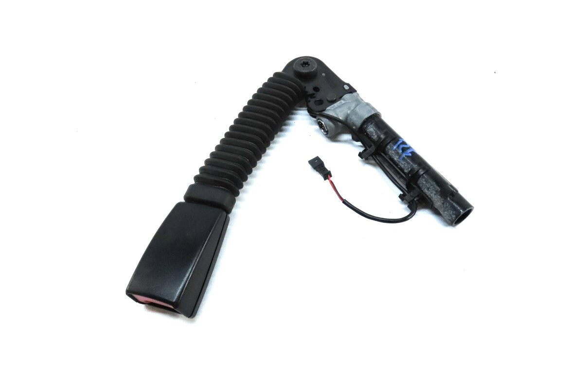 Thumbnail 2: 13-16 BMW 5 7 SERIES (F01 F10) FRONT RIGHT PASSENGER SEATBELT BUCKLE RECEIVER