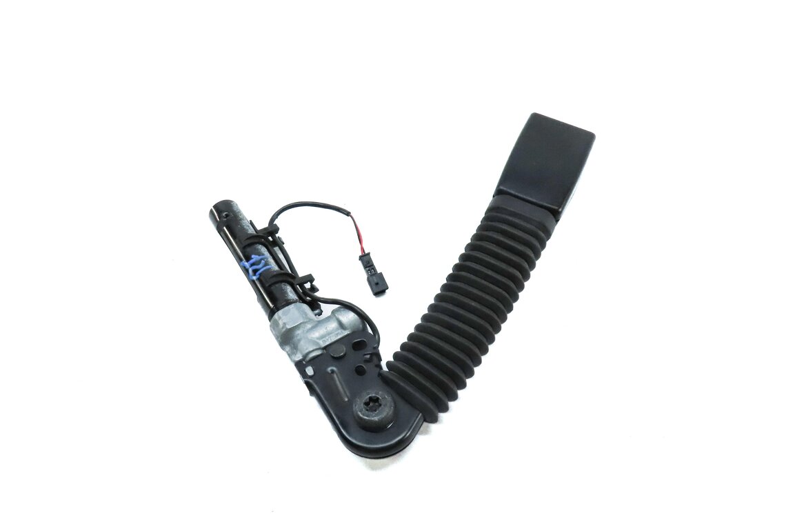 Thumbnail 4: 13-16 BMW 5 7 SERIES (F01 F10) FRONT RIGHT PASSENGER SEATBELT BUCKLE RECEIVER