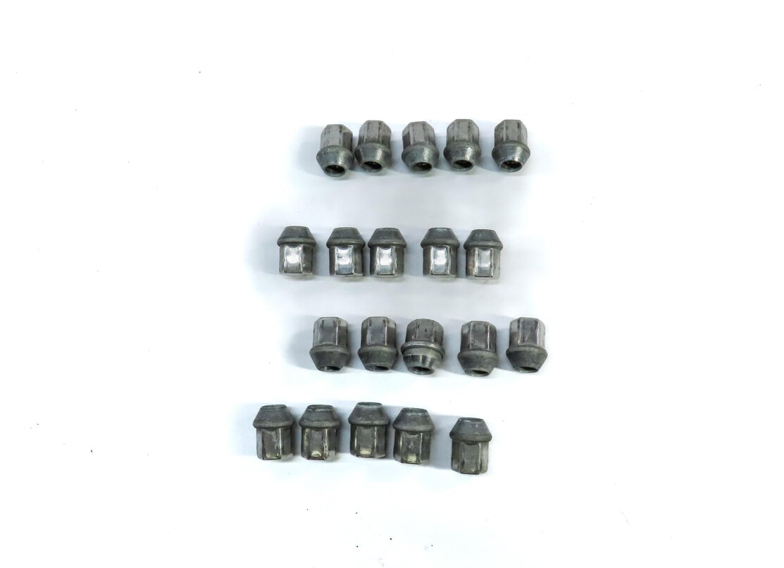 Thumbnail 4: 2008-2020 LAND ROVER LR2 DISCOVERY SPORT RANGE ROVER EVOQUE VALAR LUG NUT SET/20