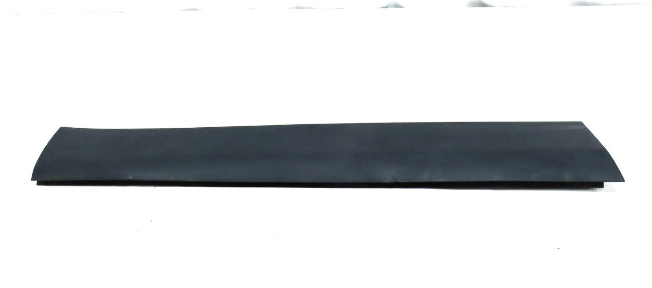 Thumbnail 2: 2017 LAND ROVER DISCOVERY SPORT (L550) FRONT LEFT LOWER DOOR TRIM MOULDING BLACK