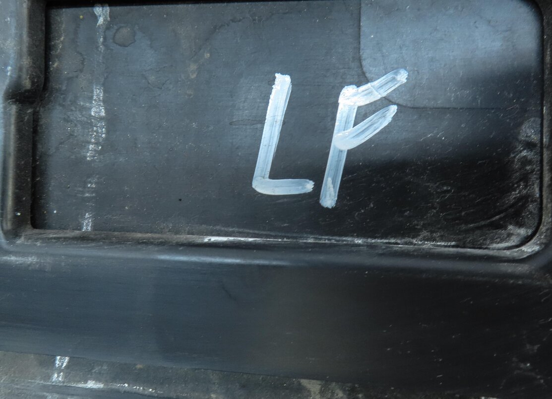 Thumbnail 8: 2017 LAND ROVER DISCOVERY SPORT (L550) FRONT LEFT LOWER DOOR TRIM MOULDING BLACK