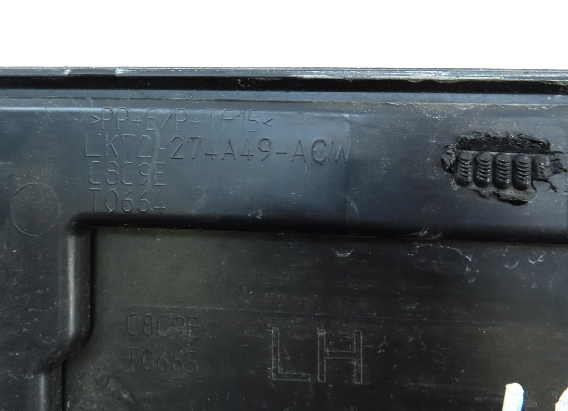 Thumbnail 7: 2017 LAND ROVER DISCOVERY SPORT (L550) REAR LEFT LOWER DOOR MOULDING TRIM BLACK