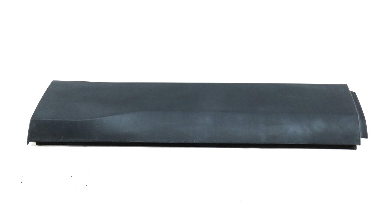 Thumbnail 2: 2017 LAND ROVER DISCOVERY SPORT (L550) REAR RIGHT LOWER DOOR TRIM MOULDING BLACK