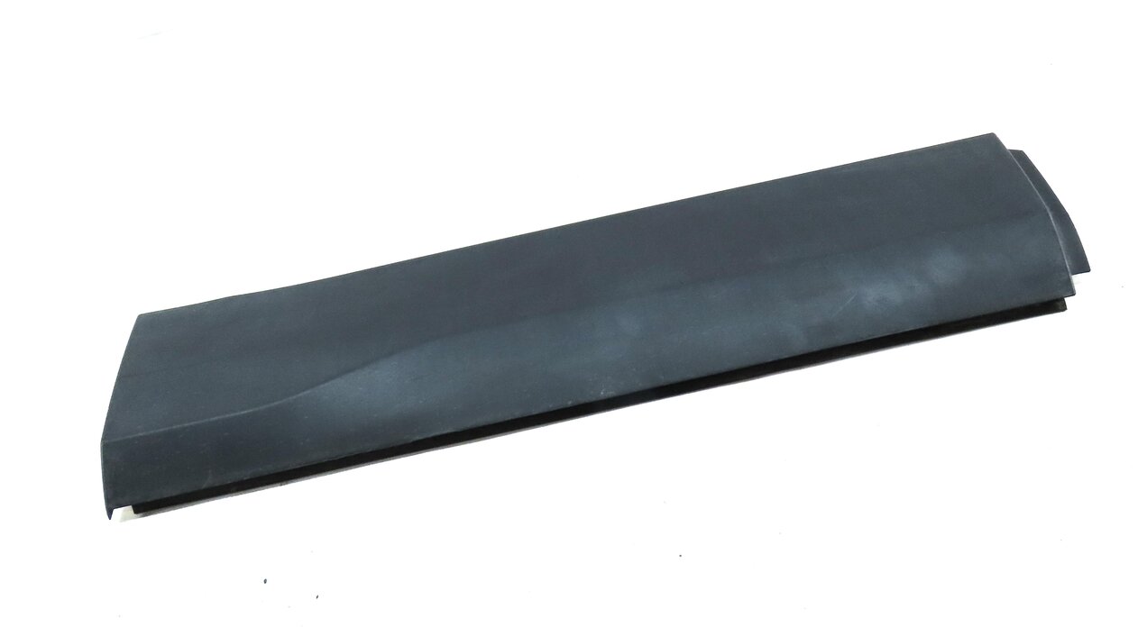 Thumbnail 3: 2017 LAND ROVER DISCOVERY SPORT (L550) REAR RIGHT LOWER DOOR TRIM MOULDING BLACK
