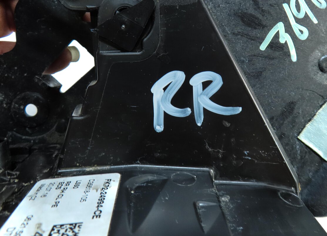 Thumbnail 5: 2013-2022 LAND ROVER DISCOVERY RANGE ROVER SPORT - RIGHT REAR PASSIVE DOOR LATCH