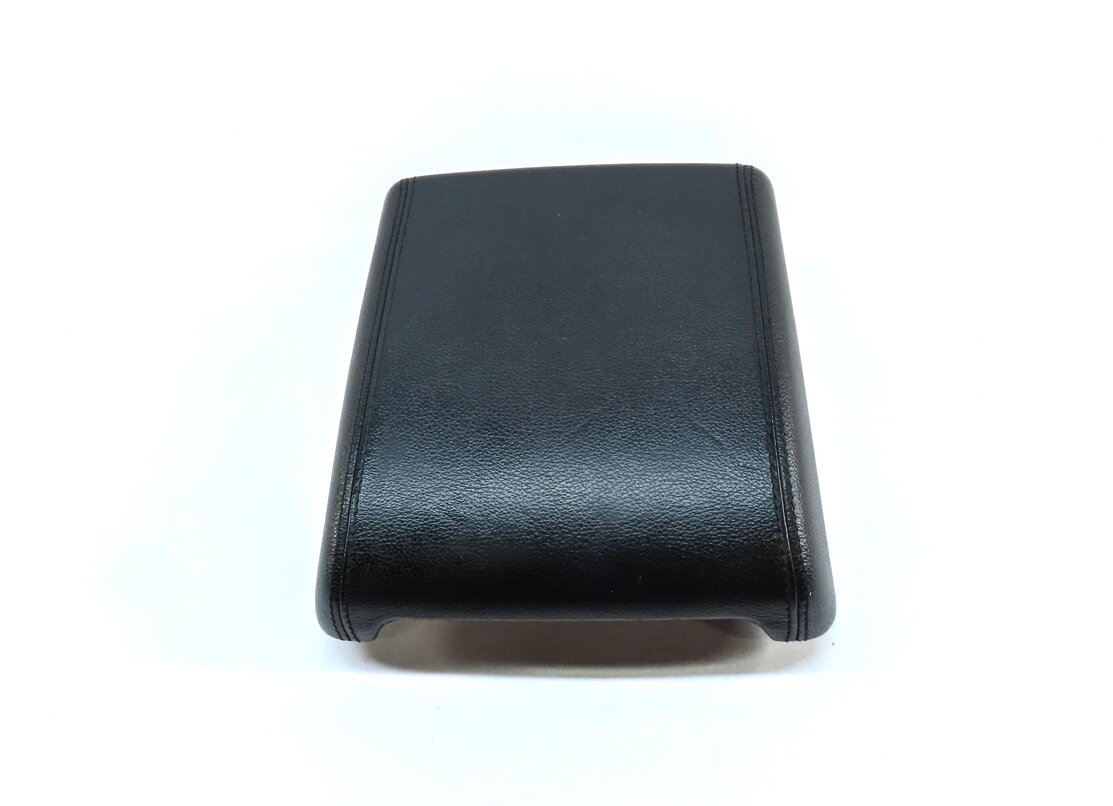 Thumbnail 2: 2015-2019 DISCOVERY SPORT (L550) FRONT CENTER CONSOLE ARMREST LID (EBONY BLACK)