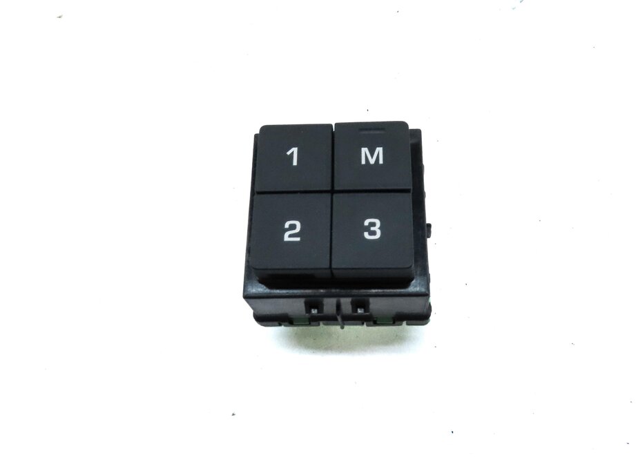 Thumbnail 2: 2017 LAND ROVER DISCOVERY SPORT L550 FRONT RIGHT SEAT MEMORY SWITCH BUTTON PANEL