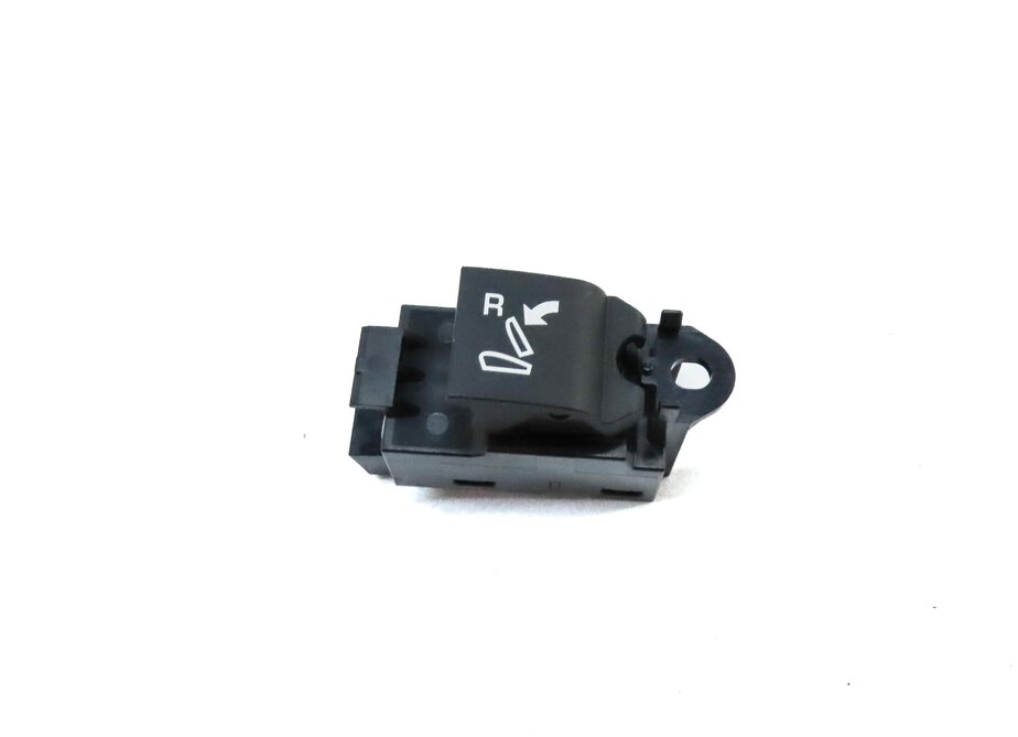Thumbnail 2: 2017 LAND ROVER DISCOVERY SPORT (L550) REAR 2ND ROW RIGHT SEAT FOLDING BUTTON