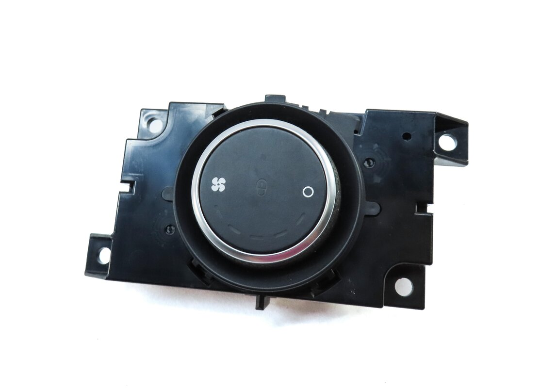 Thumbnail 4: 2015-2019 LAND ROVER DISCOVERY SPORT (L550) REAR HEATER A/C FAN SPEED CONTROL