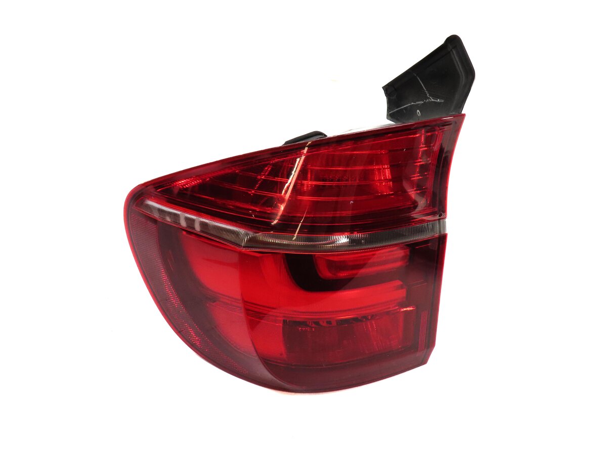 Thumbnail 2: 2011-2013 BMW X5 X5M (E70) LEFT DRIVER REAR OUTER TAILLIGHT BRAKE LIGHT LAMP