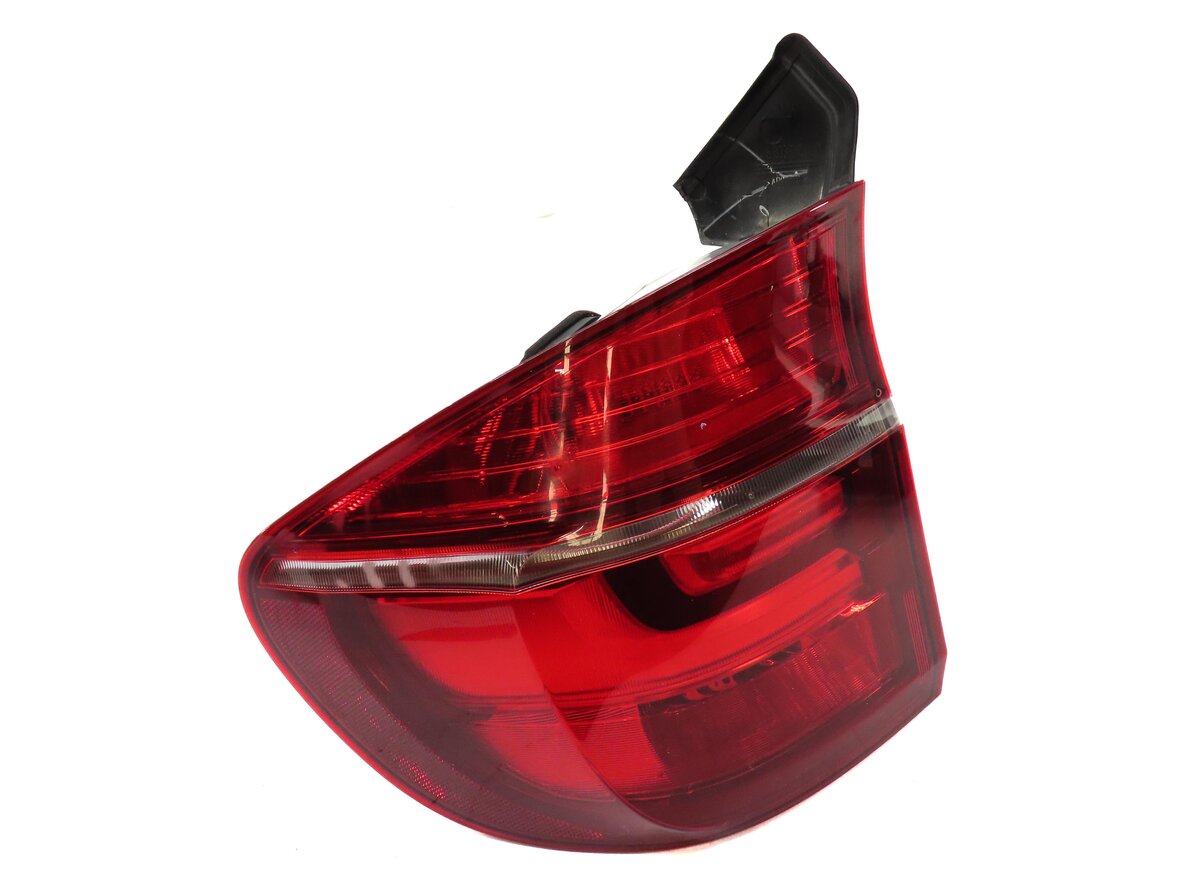 Thumbnail 3: 2011-2013 BMW X5 X5M (E70) LEFT DRIVER REAR OUTER TAILLIGHT BRAKE LIGHT LAMP