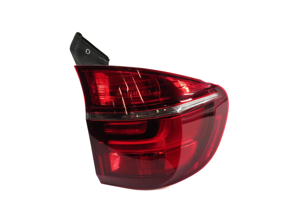 Thumbnail 2: 2011-2013 BMW X5 X5M (E70) RIGHT PASSENGER REAR OUTER TAILLIGHT BRAKE LIGHT LAMP