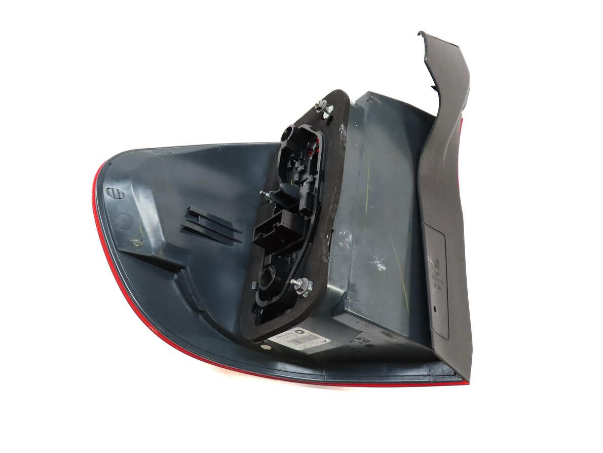Thumbnail 4: 2011-2013 BMW X5 X5M (E70) RIGHT PASSENGER REAR OUTER TAILLIGHT BRAKE LIGHT LAMP