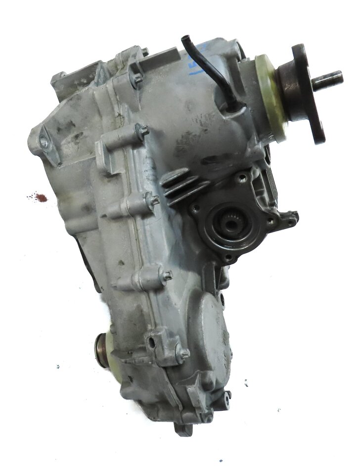 Thumbnail 2: 2009-2014 BMW X5M X6 X6M (E70 E71) 4.4L S63 TWIN TURBO ENGINE - TRANSFER CASE