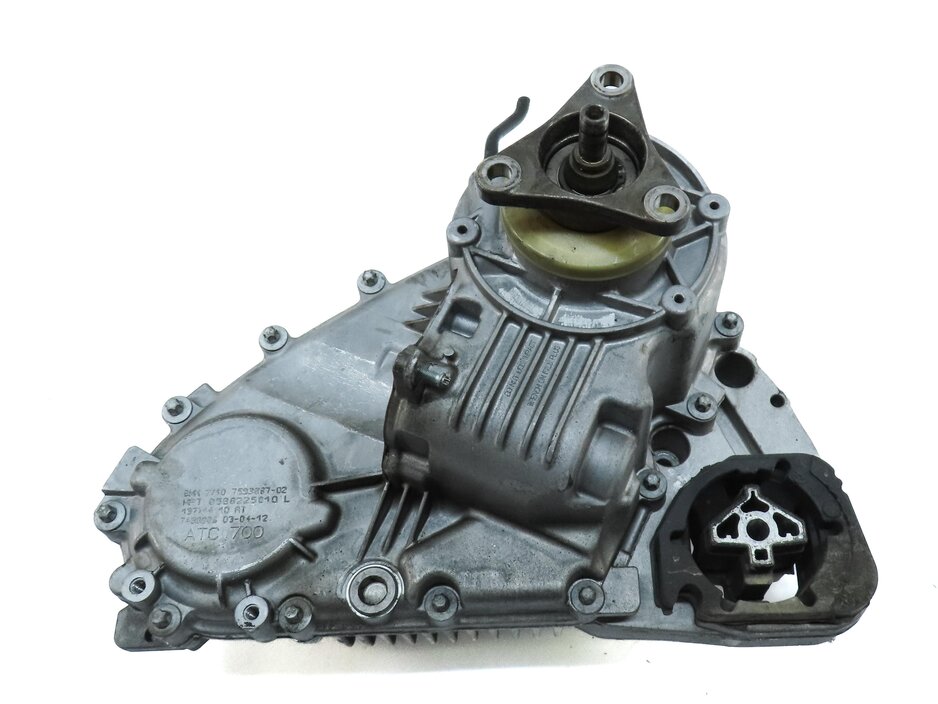 Thumbnail 4: 2009-2014 BMW X5M X6 X6M (E70 E71) 4.4L S63 TWIN TURBO ENGINE - TRANSFER CASE