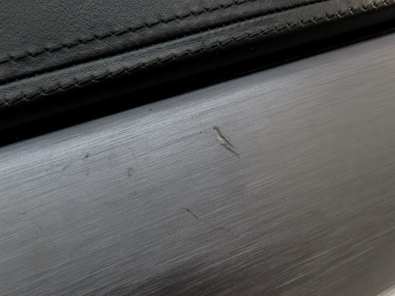 Thumbnail 8: 2013 BMW X5 M X5M ///M E70 FRONT RIGHT DASH GLOVE BOX (BLACK & BRUSHED ALUMINUM)