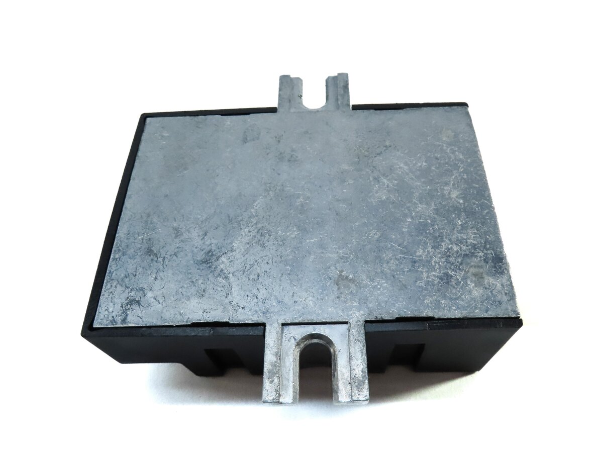 Thumbnail 6: 2008-2014 BMW X5 X5M X6 X6M (E70 E71 E72) 4.4L ENGINE - FUEL PUMP CONTROL MODULE