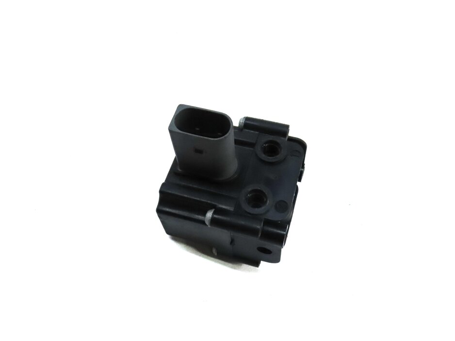 2013 BMW X5 M X5M ///M (E70) AIR SUSPENSION TRANSFER RELIEF VALVE BLOCK