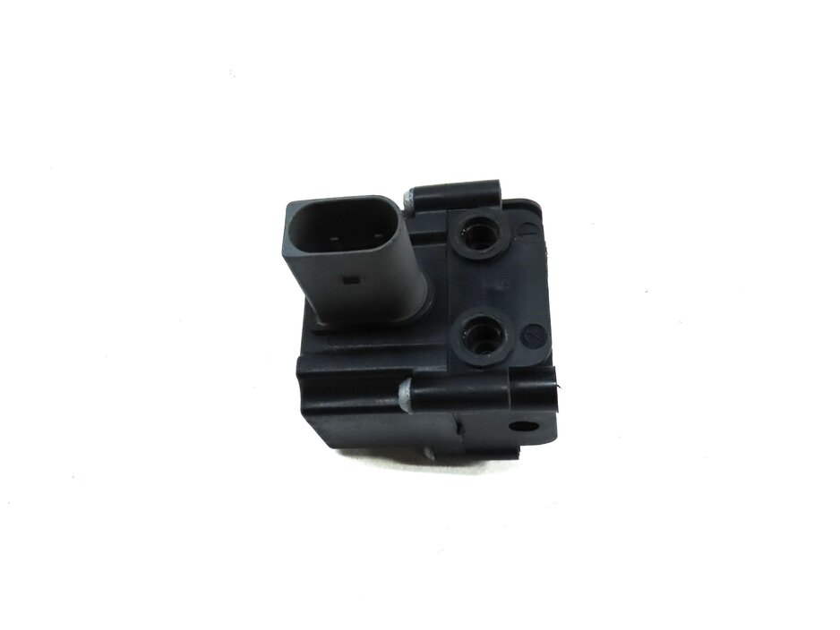 Thumbnail 2: 2013 BMW X5 M X5M ///M (E70) AIR SUSPENSION TRANSFER RELIEF VALVE BLOCK