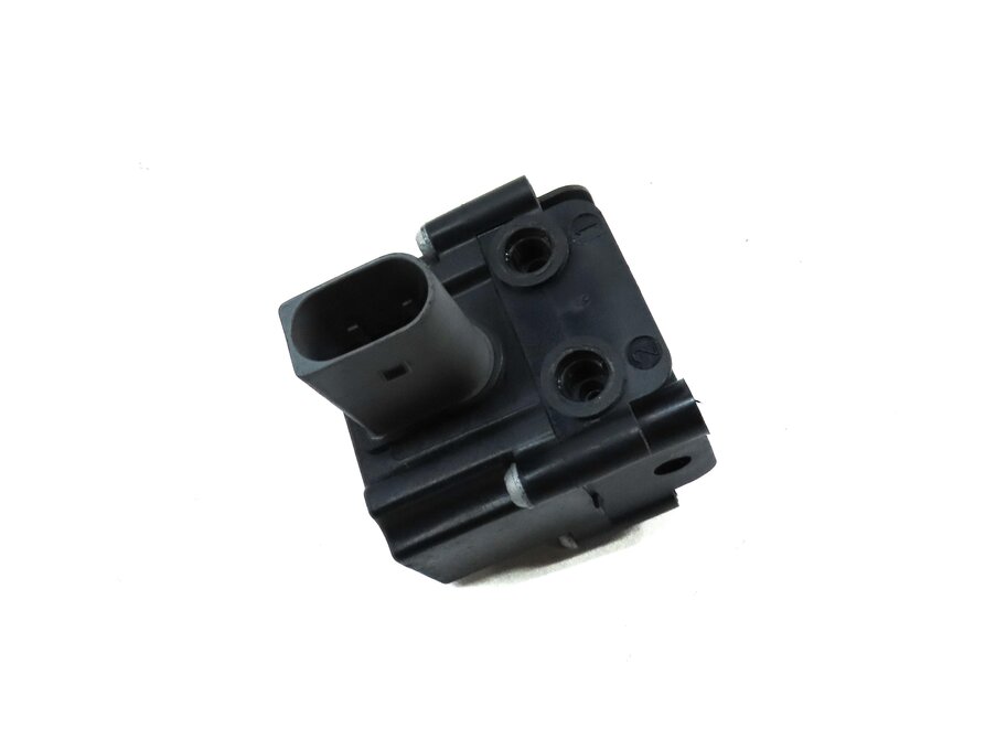 Thumbnail 3: 2013 BMW X5 M X5M ///M (E70) AIR SUSPENSION TRANSFER RELIEF VALVE BLOCK